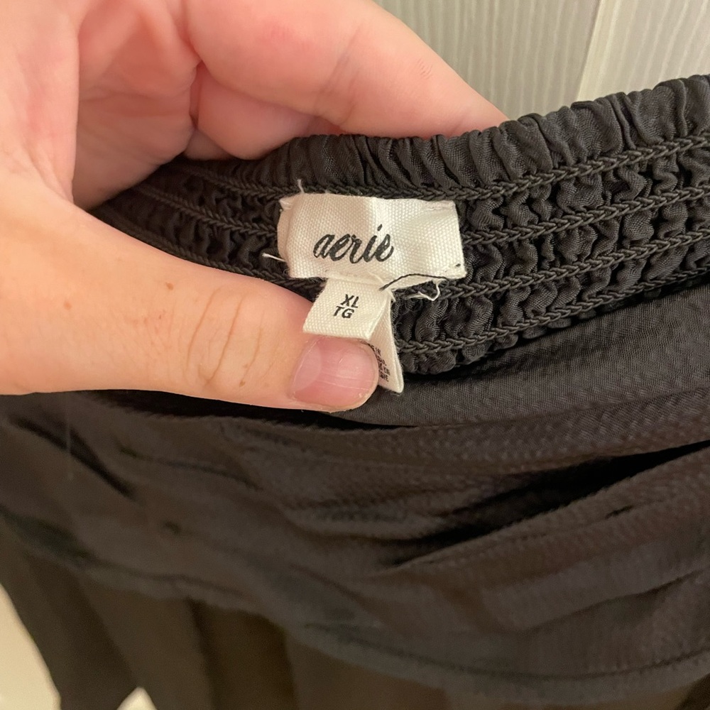 Gray, flowy aerie skirt with cinch on the side